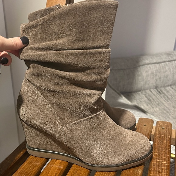 G.H. bass & co leather and suede wedge heeled bootie - Picture 2 of 9